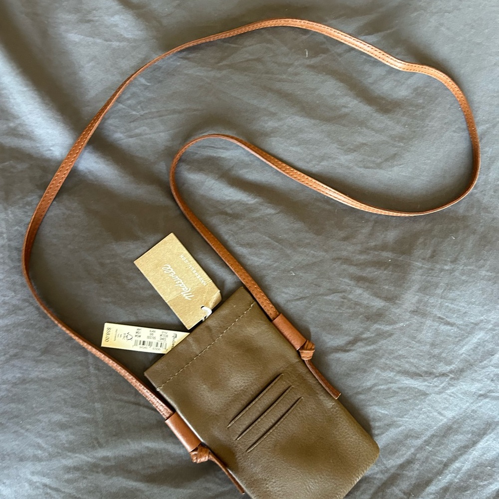 Madewell Brown Leather Wallet with Minimalist Design